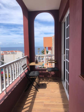 Seaside Paradise - 2 Bedroom apartment with Ocean Views & Air Conditioning in Playa San Juan